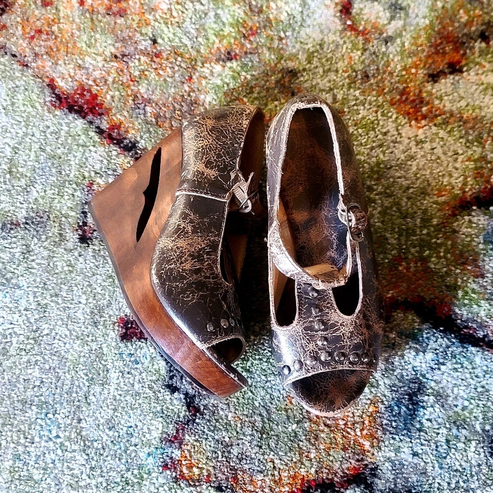 Bed STU Wedges 6.5